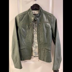 Danier Leather Jacket in 2XS (size 4)